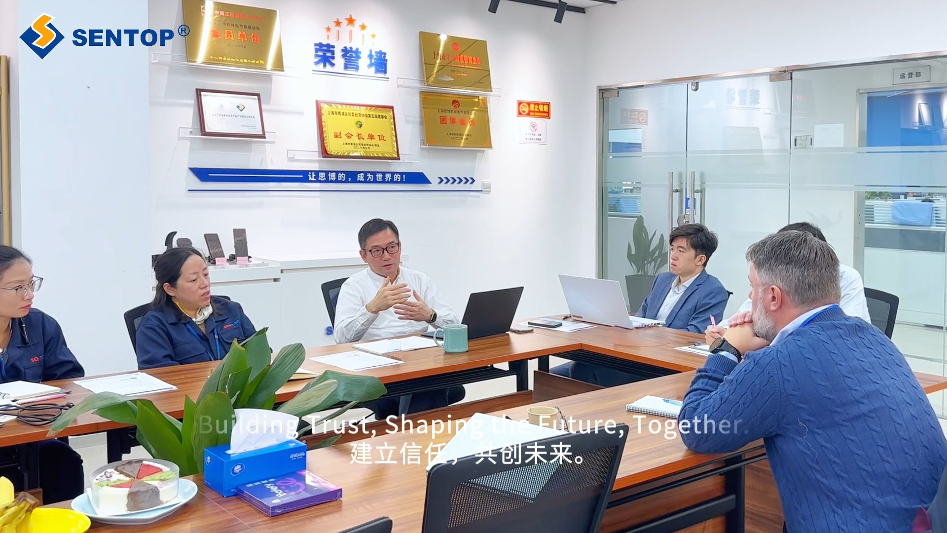 強(qiáng)強(qiáng)聯(lián)手，互利共贏。思博，您值得信賴的全球合作伙伴。